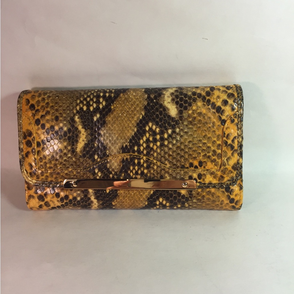Elegant Snake Print Clutch - Picture 6 of 7